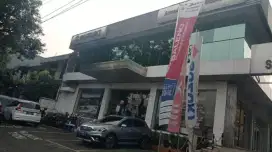 Di cari sales mobil Suzuki