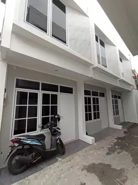 Dijual Rumah Baru Minimalis Modern 2 lt di Jl Dwi Warna  Jakarta Pusat