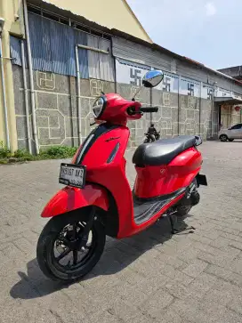 Yamaha Grand Filano Merah 2023