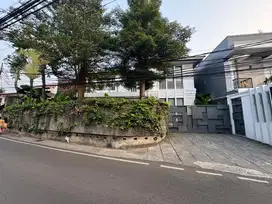Rumah 2 Lantai di Lebak Bulus Cilandak, Hanya 5 menit ke Tol Fatmawati