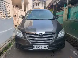 Kijang Innova E 2014Metik