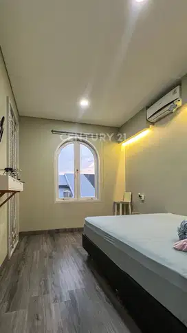 Rumah 3 Lantai Siap Huni Dalam Komplek Di Kelapa Gading S8760