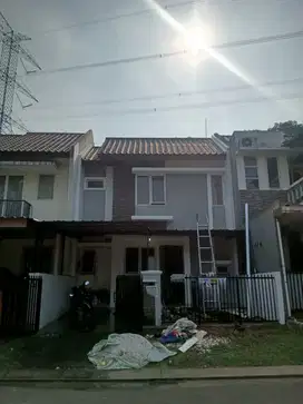 La.1661 Dijual cepat Rumah 2lt sudah renov Dilegenda Wisata Cibubur