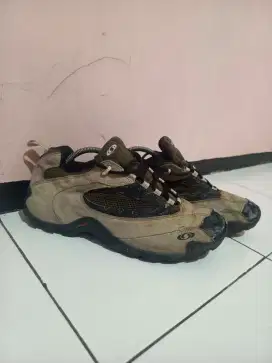 Salomon Contagrip size 45 fit to 44,5 (28,5cm)