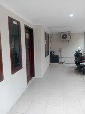 RUMAH SEWA RADIO DALAM GANDARIA UTARA KEBAYORAN BARU JAKARTA SELATAN