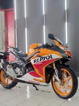 Honda CBR 250RR Repsol Tahun 2017
Honda CBR 250RR ABS Repsol Edition