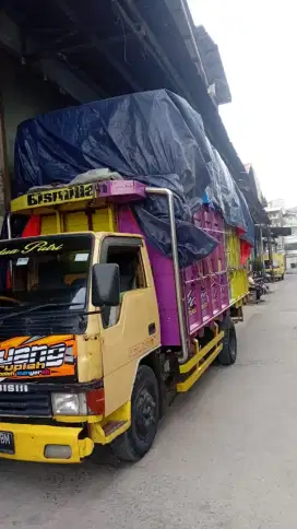 Sewa truk pindahan rumah dan alat proyek bangunan dan perkantoran