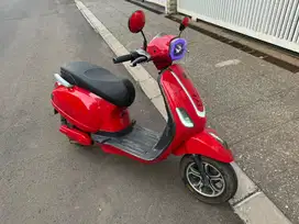 dijual motor listrik vespa model