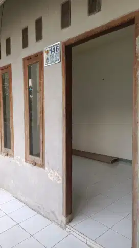 *KONTRAKAN KAMAR MURAH*
- Kamar luas 40m², akses motor