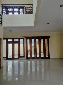 Sewakan Rumah Bagus 2Lt Siap Huni Gading Griya Residence Jakarta Utara