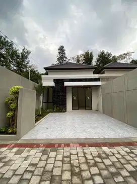 RUMAH DEKET UII PUSAT