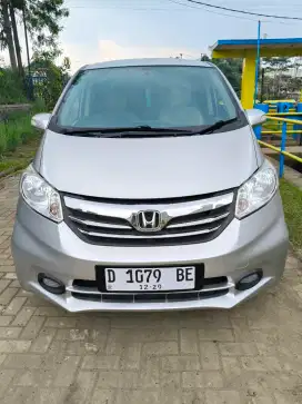 HONDA FREED E PSD 2012