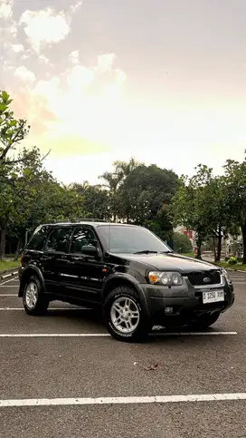 FORD ESCAPE XLT 3.0 4X4 2003 Tgn 2 dari Baru