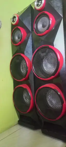 Dijual speaker Polytron full bas...