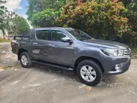 Dijual Toyota Hilux 4x4 V AT 2018 Abu-Abu