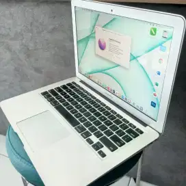Dijual MacBook Air 2017 core i5