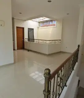 Jual Butuh Banget Rumah 3 Lt
Sunter Metro Jakarta Utara