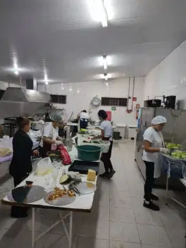 CREW KITCHEN WANITA