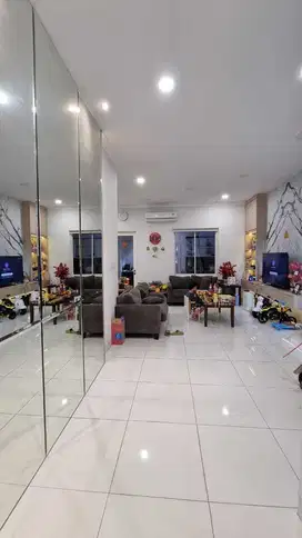 RUMAH SEMI FURNISHED DAN SUDAH RENOVASI DI CLUSTER VOLTA SCIENTIA