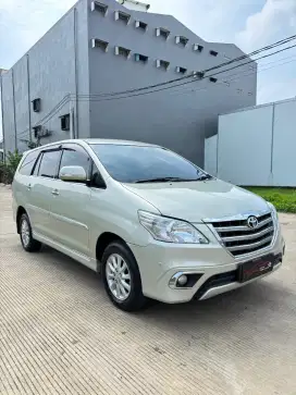Toyota Kijang Innova V matic murah