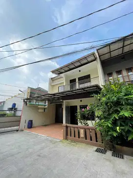 Rumah  2 lantai di  Town house di Gedong Condet Pasar Rebo