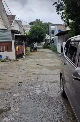 RUMAH PINGGIR JALAN RAYA KALIMULYA DEPOK