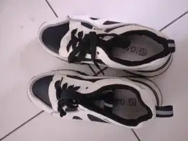 Sepatu Wanita Bekas