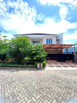 Rumah Vila Valencia Pakuwon
