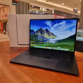 Macbook Air 15 inch M3,  2024