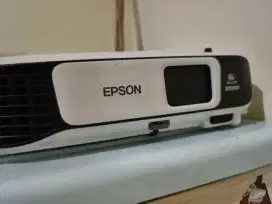 Projector Epson wifi 4K