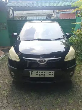 Dijual Cepat Hyundai i10 Hitam metalik A/T 2009 Terawat Siap Pakai