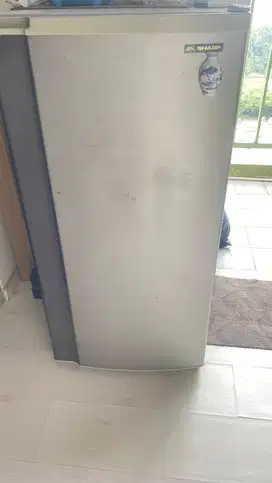 DIJUAL KULKAS SHARP 1 PINTU UKURAN BESAR MURAH