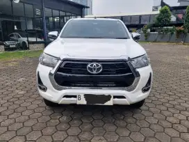 Toyota Hilux 2.5 DC 4x4 MT 2023