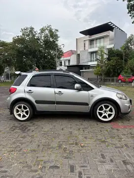 Suzuki SX4 2011 Bensin