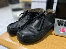 Clarks Wallabee high black leather 43