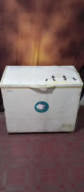 Freezer Box Daimitsu 328L