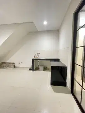 Disewakan Cepat Rumah Termurah Cluster East Asia Green Lake City