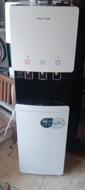 Dispenser galon bawah merk polytron