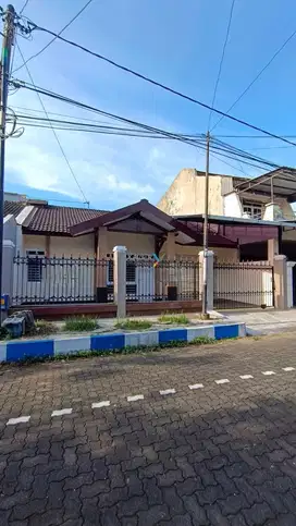 Rumah murah terawat siap huni 1 M an araya pbi malang