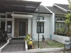 Disewakan rumah siap huni semi Furnished yg berada di lokasi Perumahan