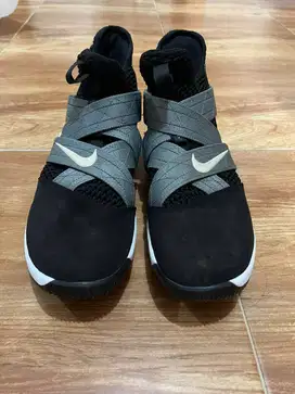Nike LeBron Soldier 12 SFG Original Size 11 - Mulus 2x Pakai + Box