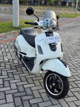 Vespa GTS 300 murah meriah