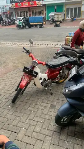 Honda C70 basic Grand Astrea
