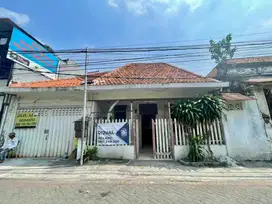Dijual Rumah Vintage Terawat Di Surabaya Pusat Dekat dengan Pasar Atum