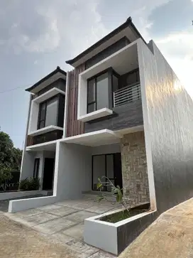 Rumah pinggir jalan