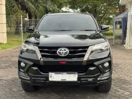 Toyota Fortuner VRZ TRD 2020 Matic Hitam Terawat