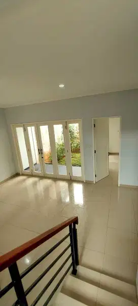 Dijual Rumah Siap Huni 2 Lantai di Cluster Pesona Harapan Indah Bekasi