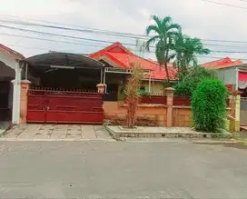 Rumah taman pondok indah wiyung, dekat gunung sari babatan royal graha