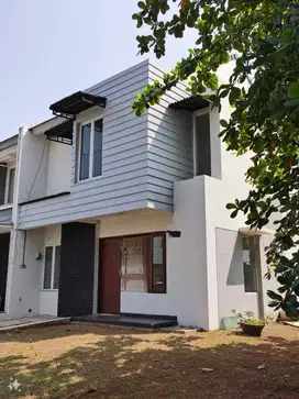 Dijual cepat rumah  hoek 2 lantai  di nature residence cimone
