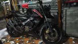Kawasaki Bajaj NS 200